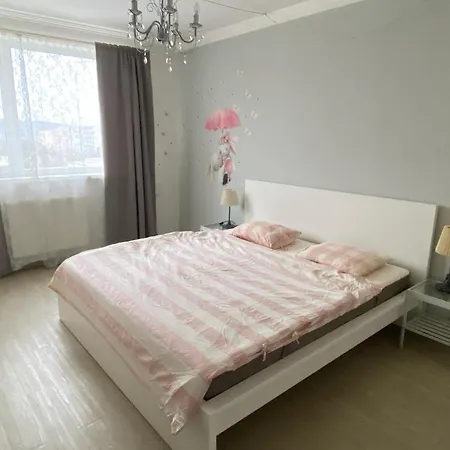 Bagra Apartment, 1-4 Guests, Free Parking & Wifi, 10 Min From Downtown * 布拉迪斯拉发