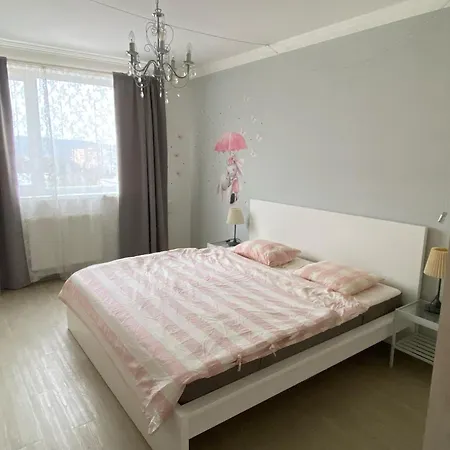 Bratislava, Bagra Family Apartment, Bathtub, Balcony, Free Parking, 6km Old Town Apartmán *