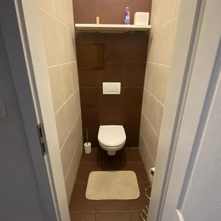 Bagra Apartment, 1-4 Guests, Free Parking & Wifi, 10 Min From Downtown 아파트 브라티슬라바