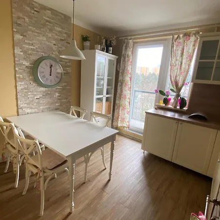 Bratislava, Bagra Family Apartment, Bathtub, Balcony, Free Parking, 6km Old Town Pressburg